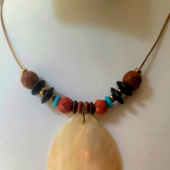 Waterline Agate-Hand-Polished Pendant Bead Necklace 9" - Picture 3 of 4